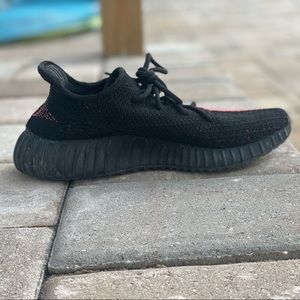 Yeezy Boost 350 v2 Core Black Red, size 6